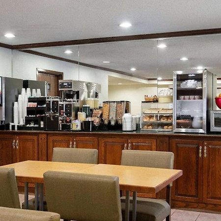 Norwood Inn & Suites Indianapolis East Post Drive ภายนอก รูปภาพ