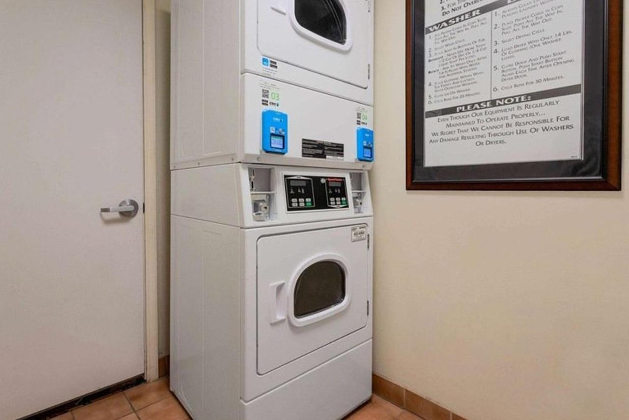 Norwood Inn & Suites Indianapolis East Post Drive ภายนอก รูปภาพ