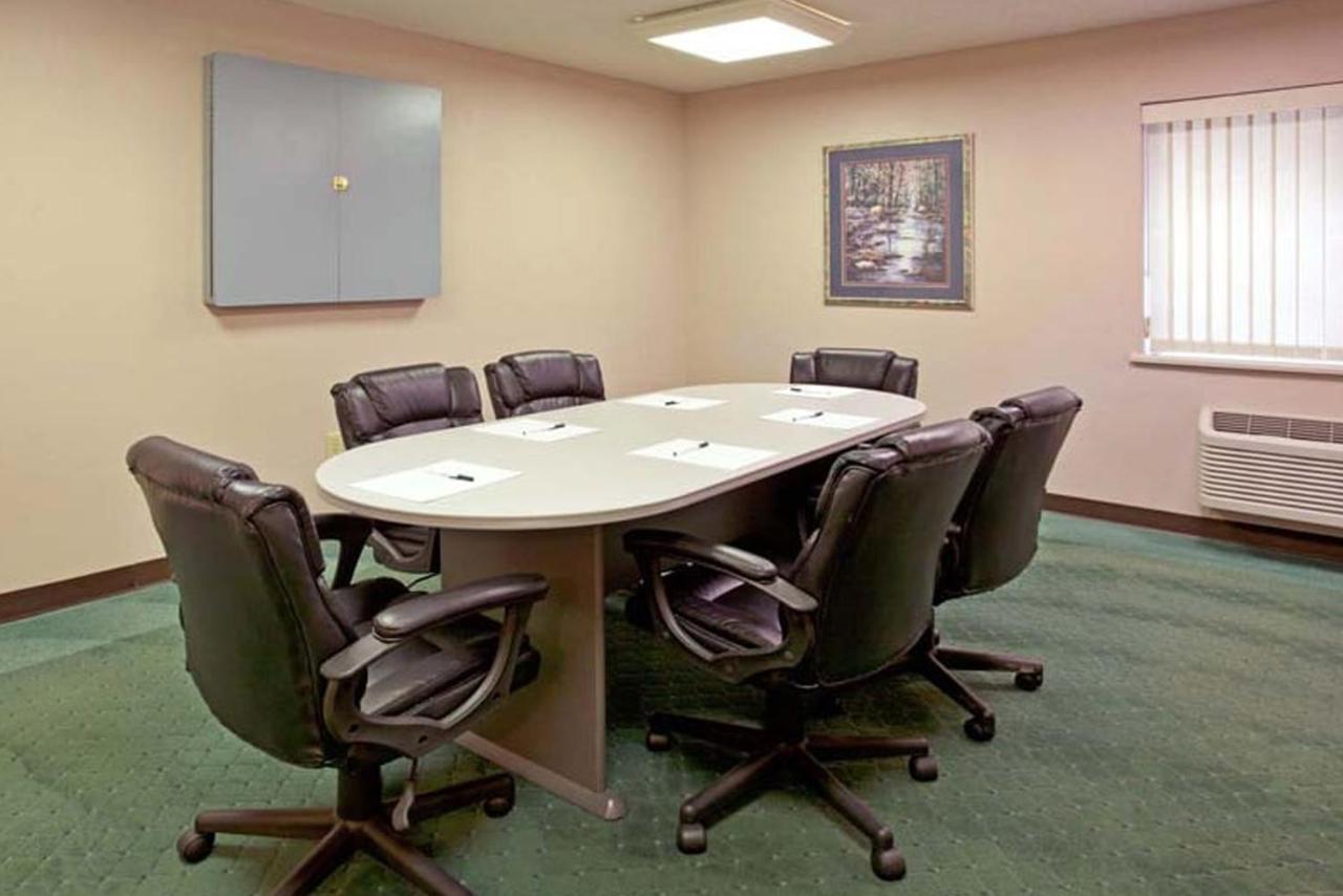 Norwood Inn & Suites Indianapolis East Post Drive ภายนอก รูปภาพ