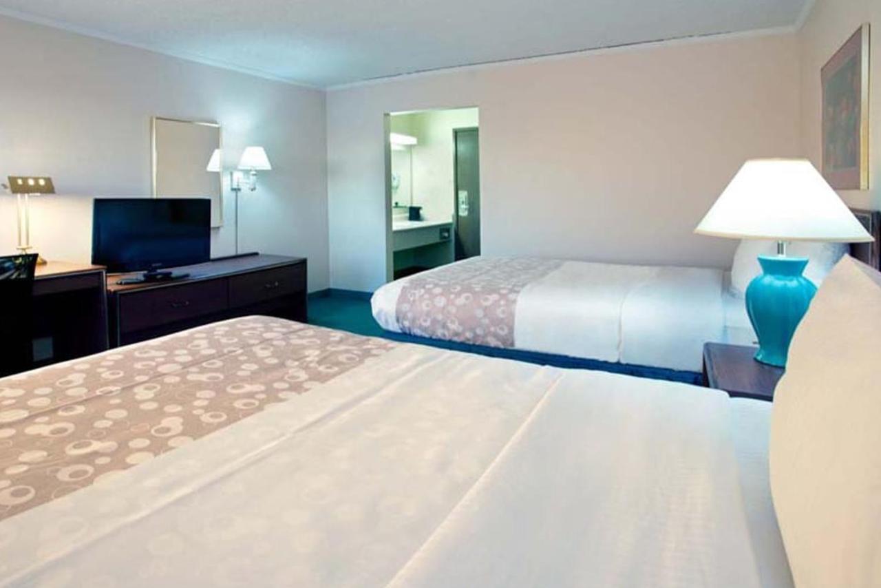Norwood Inn & Suites Indianapolis East Post Drive ภายนอก รูปภาพ